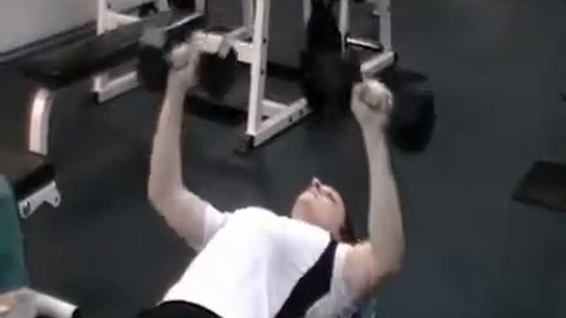 Ф к Стронг, Упражнение для груди