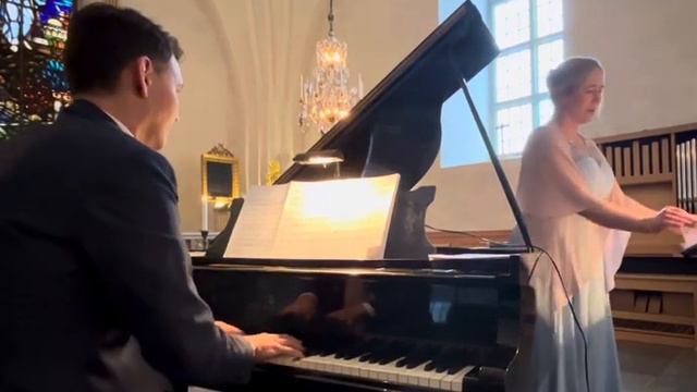 Soprano Johanna Martell and pianist Tobias Livheim performs September by R. Strauss смотреть онлайн