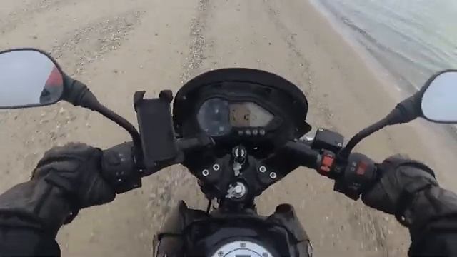 Эндуро покатушка на море (Bajaj Pulsar NS200 и 150) смотреть онлайн