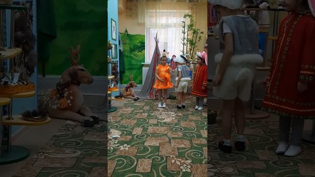 Инсценировка сказки "Снежок", воспитанники группы №8 "В" КН 6-7 лет смотреть онлайн