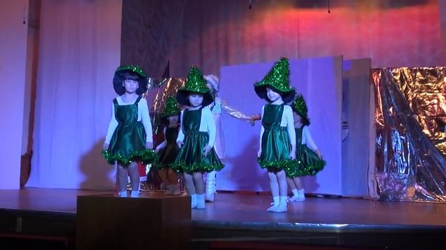 Новогодняя песенка "Маленькие ёлочки" ЦЭВД г.Хабаровск смотреть онлайн