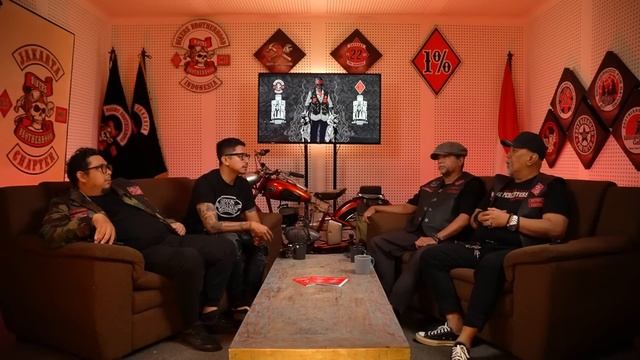 Brothers Talk Ep. #03 : "Buat saya ada perbedaan besar antara Bikers dan Anak Motor" -Indro Warkop- смотреть онлайн