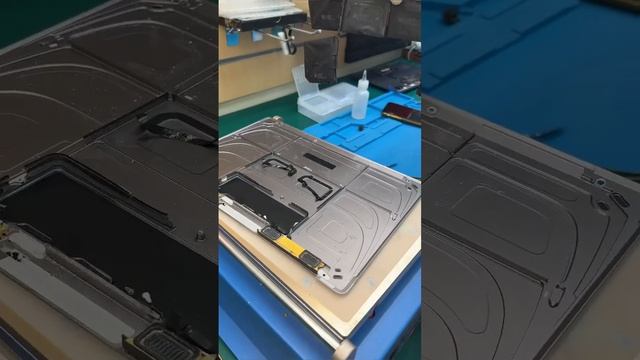 Замена аккумулятора на Apple MacBook смотреть онлайн