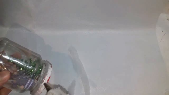 Снегопад в банке . Новогодний снежный буран в банке. смотреть онлайн