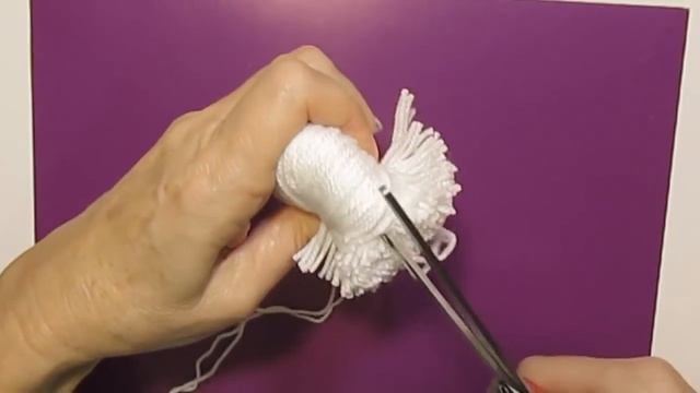 Супер-быстрый помпон своими руками. Поделки из ниток пряжи. Как сделать помпон для шапки? смотреть онлайн