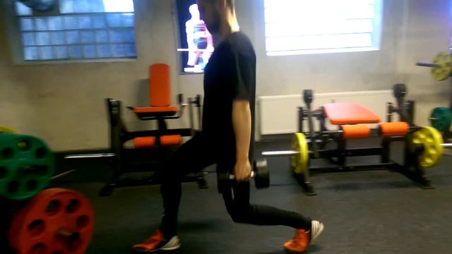 "Catwalk" med håndvægte i BESTRONG gym & shop смотреть онлайн