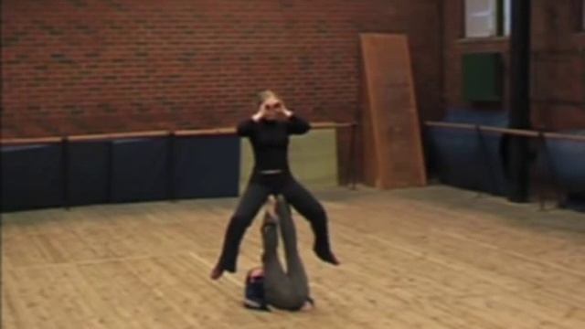 Юлия Пересильд в Космосе с Павлом Акимкиным. ГИТИС 2004. смотреть онлайн