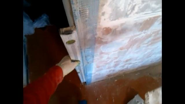 Выравнивание наружного угла малярным уголком. смотреть онлайн