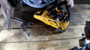как открутить сцепление в БЕНЗОПИЛЕ без специального ключа (husqvarna, partner)