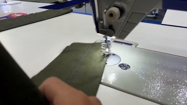 Как работает промышленная прямострочная швейная машина SHUNFA SF619-J смотреть онлайн