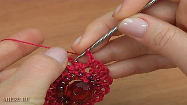 Цветок с навязками. Вязание с бисером Урок 165 смотреть онлайн