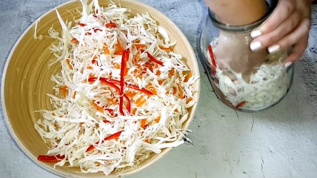 Быстрая Маринованная Капуста! Хрустящая и очень ВКУСНАЯ! Самый Вкусный салат на каждый день!