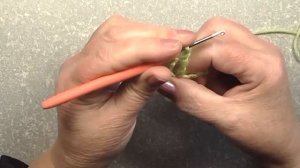 Столбик с 2 накидами для левшей.Вязание крючком.Crochet for beginners(left-handed)
