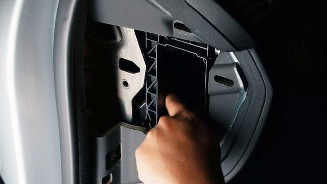 How to replace Mercedes auxiliary battery! Fixing Auxiliary Battery Malfunction dashboard error. смотреть онлайн