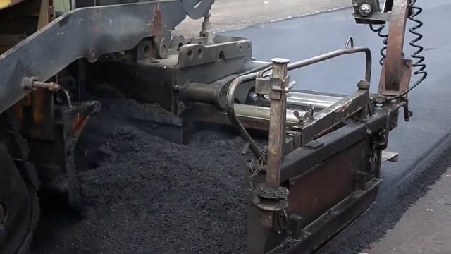 Мэр С.Сабов на ремонте дороги по ул.Соборной. смотреть онлайн