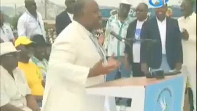 Ali Bongo Ondimba dépose sa candidature . смотреть онлайн