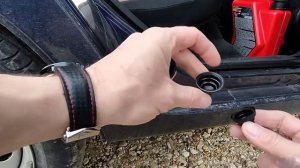 LADA Kalina 2 универсал 2194. Крышка бензобака, пыльники концевиков открывания дверей.