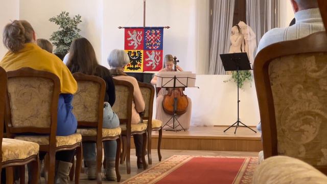 J.S.Bach - Cello Suite No.1 in G major, Prelude, Sarabande, Courante смотреть онлайн