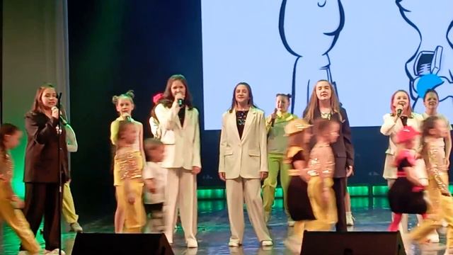 "Счастье не вешает нос". Вокальный ансамбль "Подсолнух" смотреть онлайн