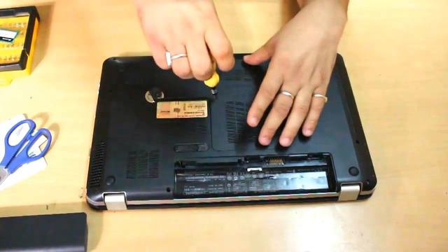 HP Pavilion DV6 3052TX RAM Upgrade 2GB to 4GB смотреть онлайн