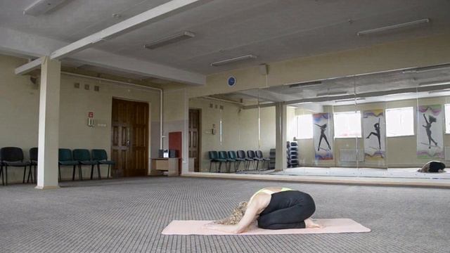 Хатха-йога. Средний уровень. 3-е занятие. Асаны стоя , сидя и лежа . Тамара Саварина. смотреть онлайн