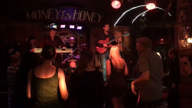 Traveler's Club - Король Оранжевое Лето смотреть онлайн