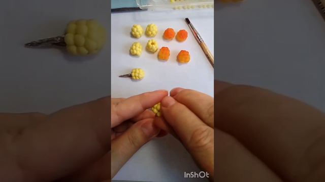 Как лепить ягоды из полимерной глины. смотреть онлайн