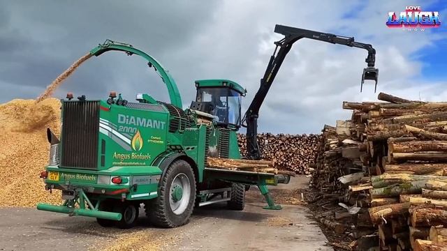 Dangerous Fastest Chainsaw Tree Felling & Logging Wood Truck Powerful, Heavy Wood Sawmill Machines смотреть онлайн