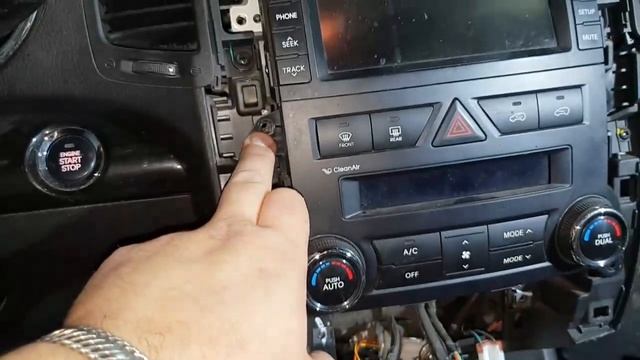 Kia Sorento - Шумоизоляция с подробной разборкой салона смотреть онлайн