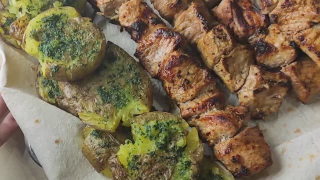 шашлык с гарниром