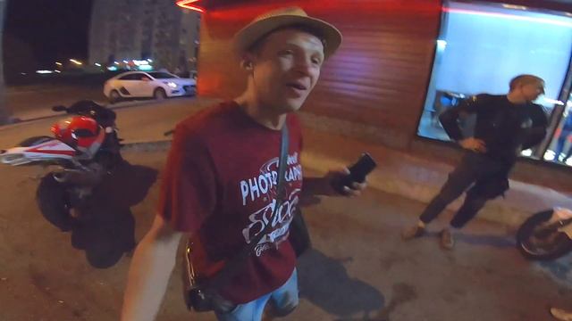 Мото ситуации с пьяными мужиками на спортбайке Honda CBR929RR смотреть онлайн