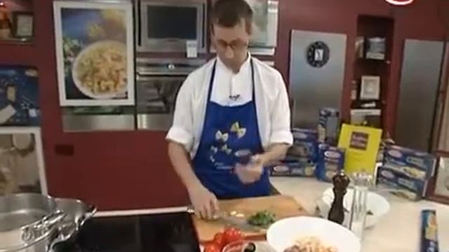 Длинные спагетти с мидиями смотреть онлайн