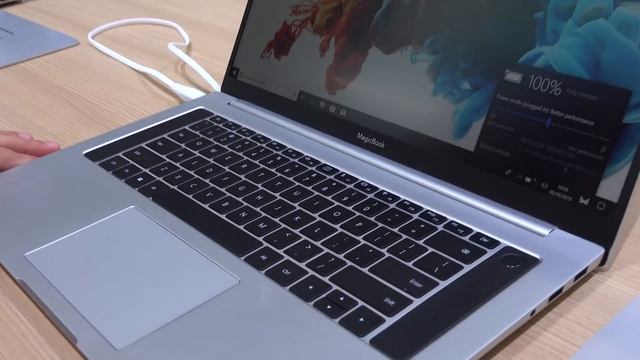 Apple'dan önce Honor yaptı | 16.1-inç MagicBook Pro dizüstü bilgisayar смотреть онлайн