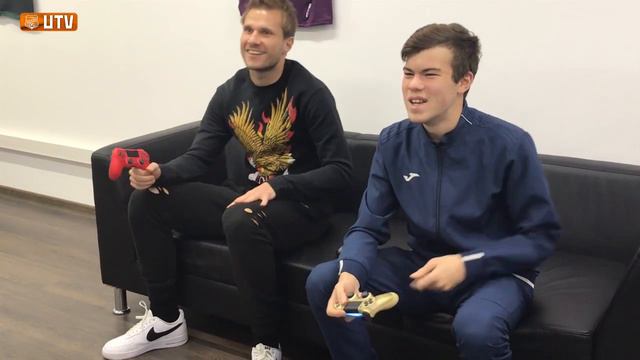 Грегор Балажиц сыграл в FIFA18 против самого крутого игрока смотреть онлайн