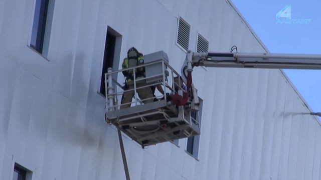 Пожарно тактические учения прошли в ледовом дворце «Байкал» смотреть онлайн