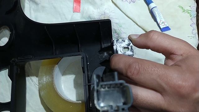 Чем склеить пластик? Супер клей и сода – сработает или нет? смотреть онлайн