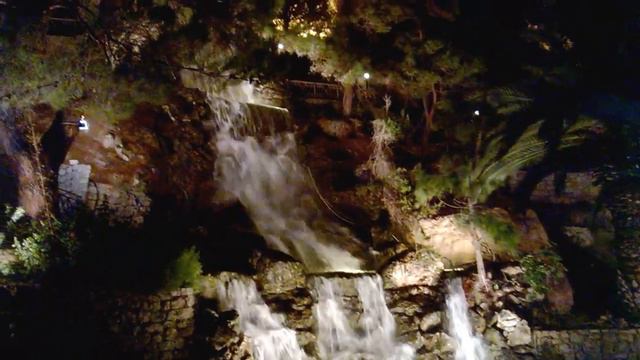 Loutraki. Водопад. смотреть онлайн