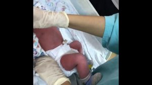 Первые дни в роддоме) инструкция по применению новорождённого))