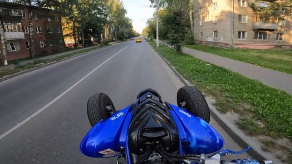 СТАНТ ПО ГОРОДУ НА КВАДРОЦИКЛЕ YAMAHA RAPTOR700R! простантил по всему городу?) люди в шоке!!!