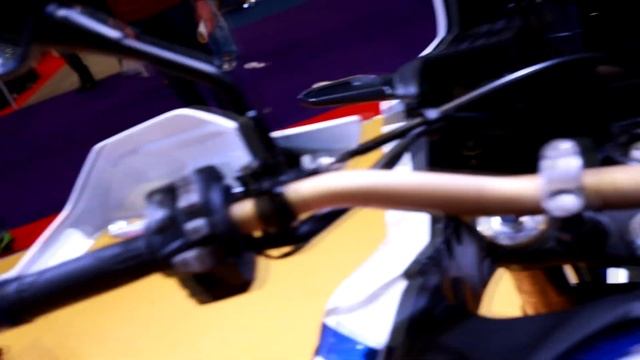 Honda Africa Twin CRF 1000 L at MCN London Motorcycle show 2016 смотреть онлайн