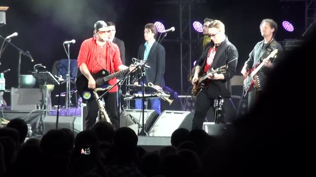 Аквариум-Она может двигать смотреть онлайн