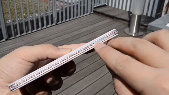 SUGAR 手機正式發佈：人工鑲嵌 129 顆、總計 5.16 克拉的 SWAROVSKI PURE BRILLIANCE 寶石（國語） | Engadget 中文版 смотреть онлайн