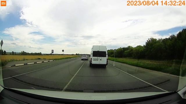 KIA RIO обгон через сплошную на пешеходном переходе смотреть онлайн