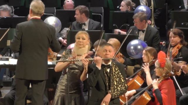И С Бах Скерцо ( Шутка ) соло на литаврах Агнес Чекалина смотреть онлайн