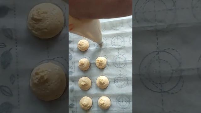 Печиво бісквітне на жовтках з сирно-шоколадним кремом смотреть онлайн