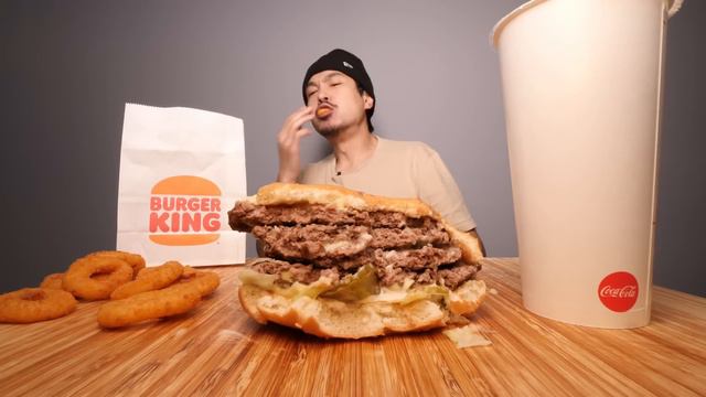 Burger King Korea Unleashed a 2,000 Calorie Burger смотреть онлайн