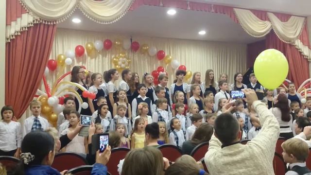 "Земля полна чудес" хор ДМШ Звёздного городка смотреть онлайн