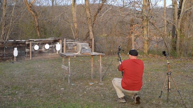 S&W 640 .357 Magnum vs Ceramic Tile смотреть онлайн