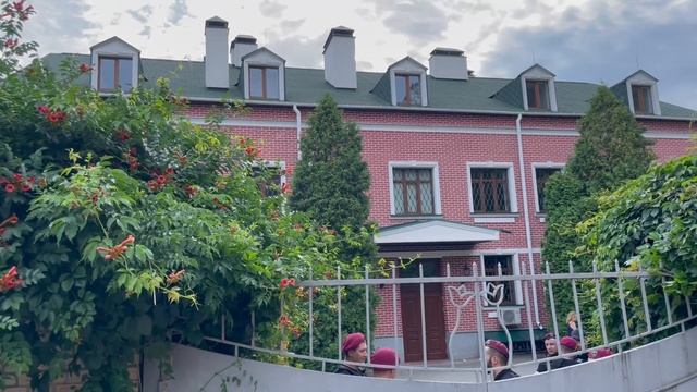 Киево-Печерская лавра. Красные береты в 70 корпусе смотреть онлайн