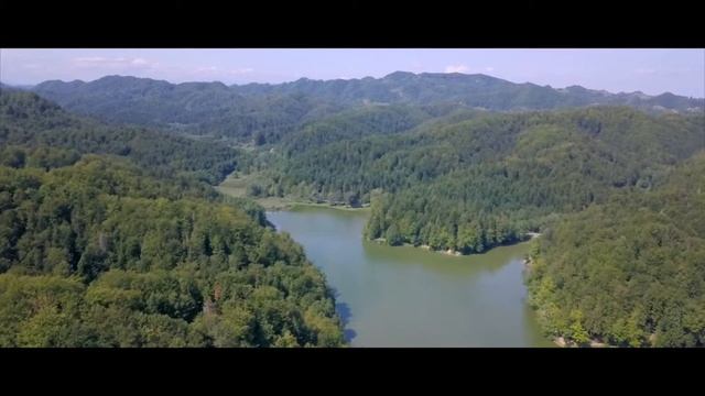 Flying over Trakoscan Castle, Croatia смотреть онлайн